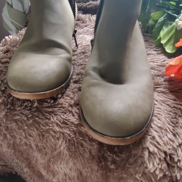 BDG dark tan booties - Picture 3 of 3